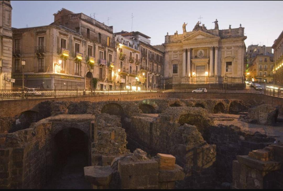 Bed and Breakfast Cortile Stesicoro Catania Exterior foto